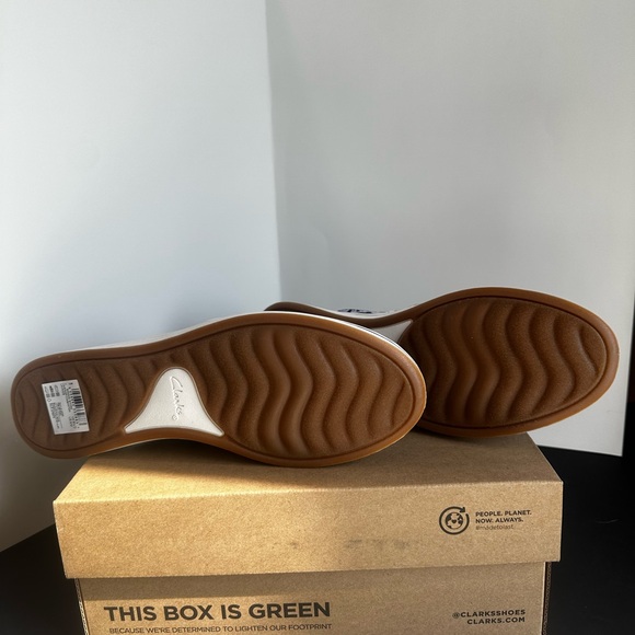 Clark’s Lavendar combination size 9 - Picture 2 of 2